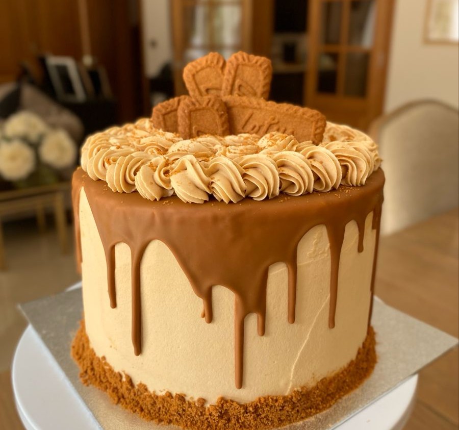 Creamy Biscoff Cake