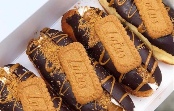 Biscoff Eclair