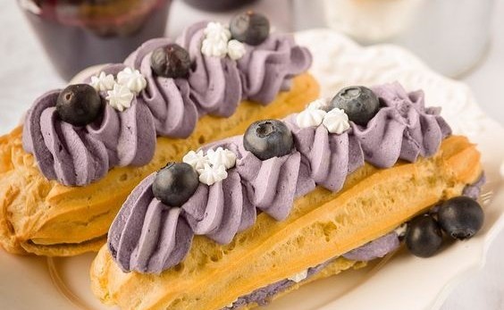 Blueberry Eclair