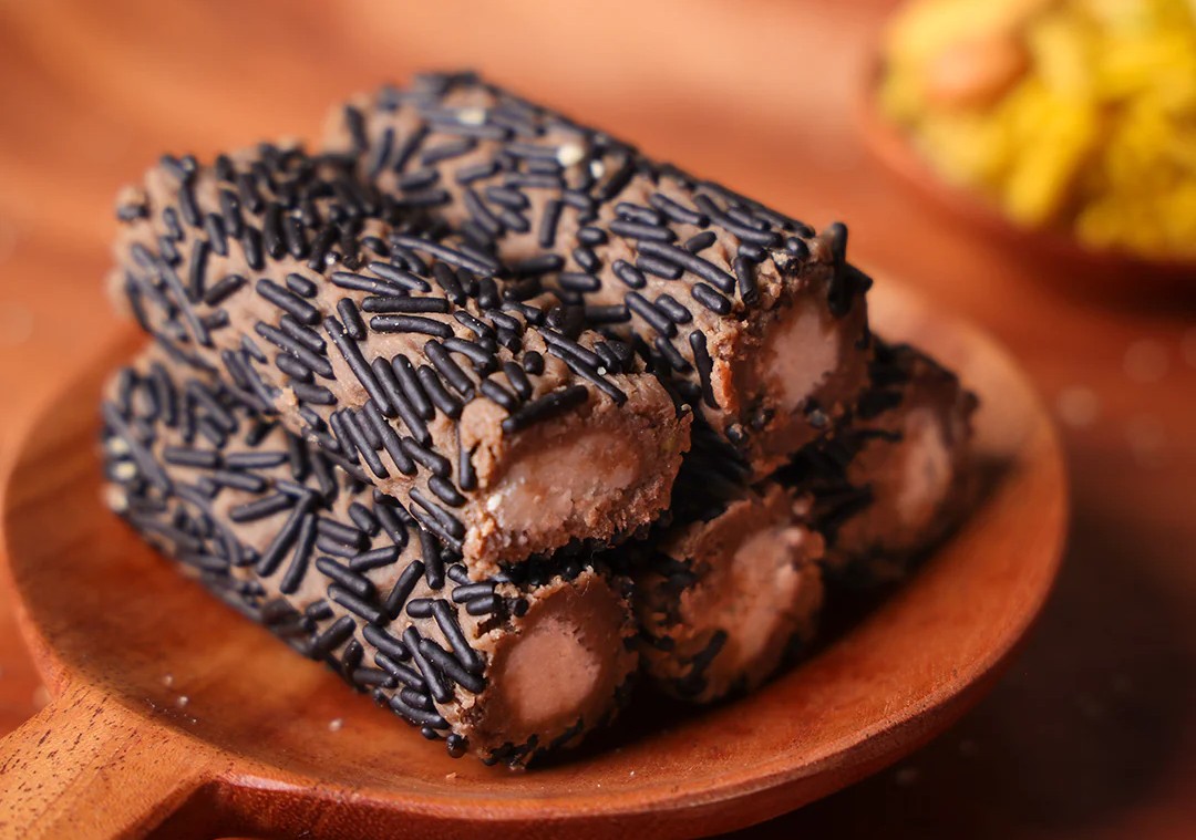 Kaju Chocolate Roll