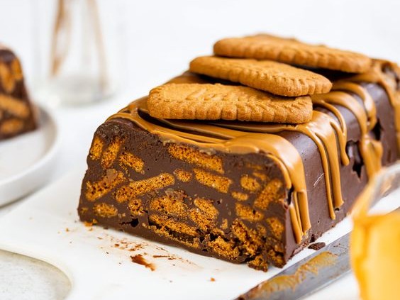Classic Biscoff Cake